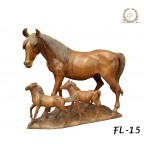 Статуэтка деревянная "Лошадь с жеребятами"