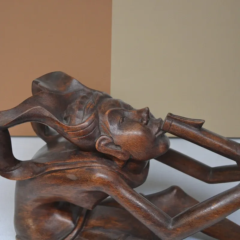 Статуэтка Девушка со свирелью AB-003 тиковое дерево 19х33 Индонезия