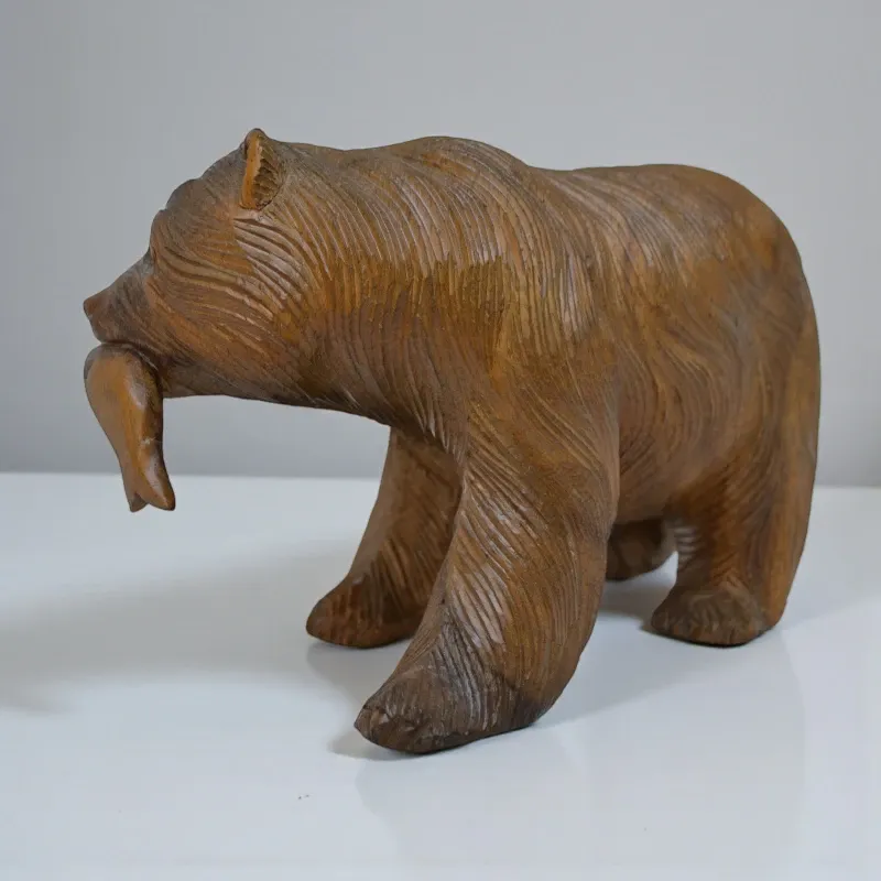 Статуетка різьблена Ведмідь з рибою (AB-55) тікове дерево 20х10 см Індонезія