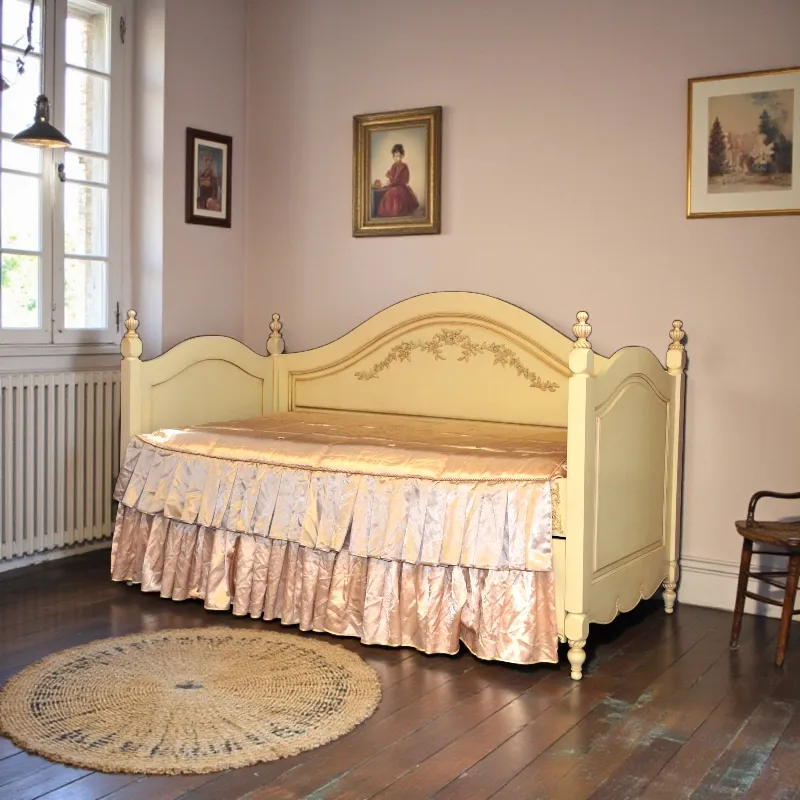 Кровать пристенная July 6604-020 бежевая Индонезия